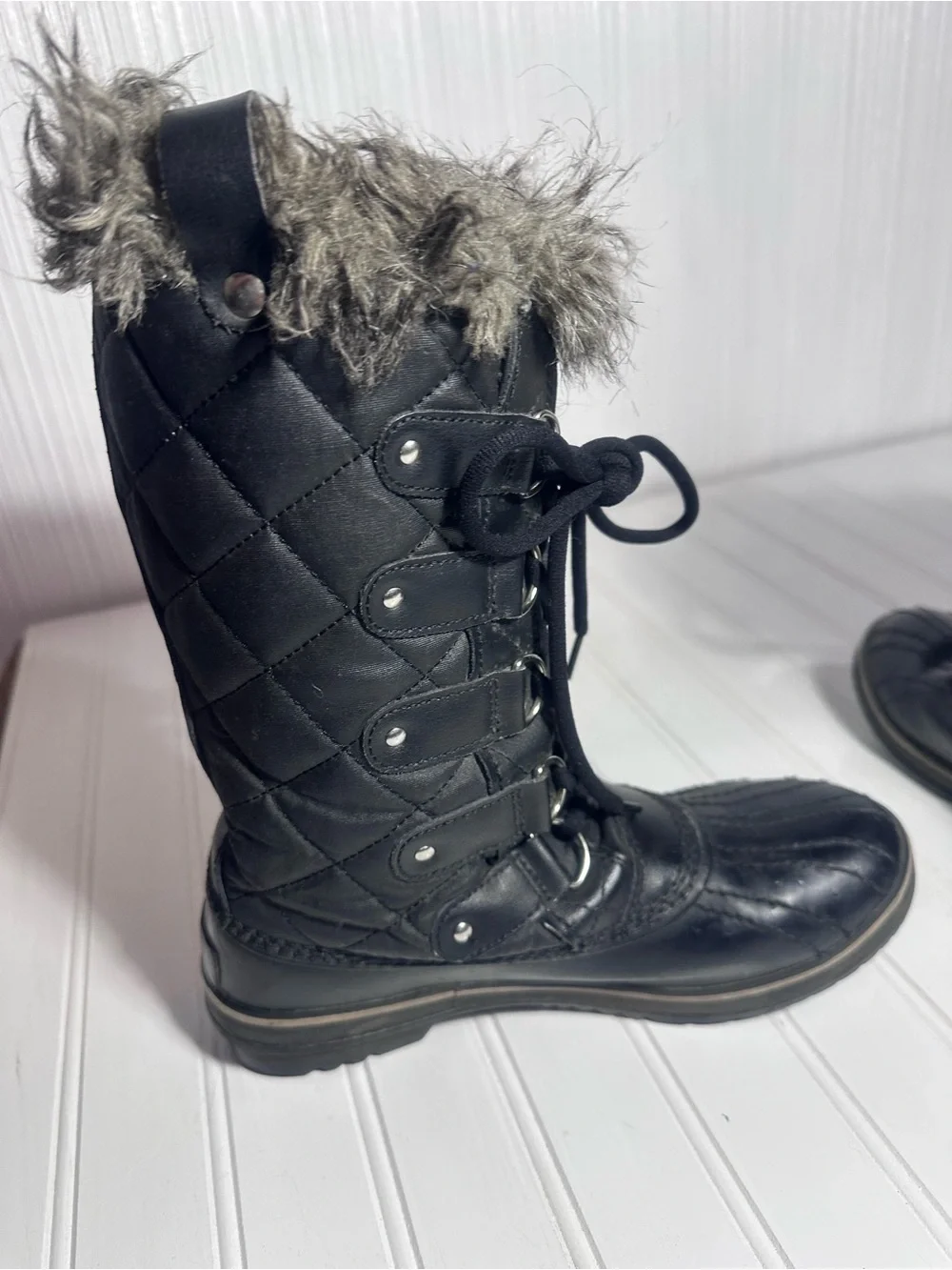 Sorel balck quilted